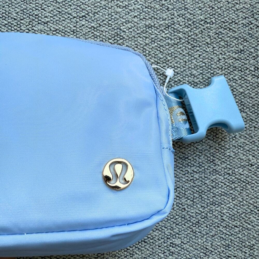 NEW Lululemon Everywhere Wordmark Crossbody Belt Bag 1L - Baby Blue Gold - Picture 5 of 5
